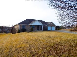 1700 Thistlewood Cir, Hurricane, WV 25526