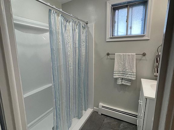 3rd image of 836 Throggs Neck Expy Floor 1