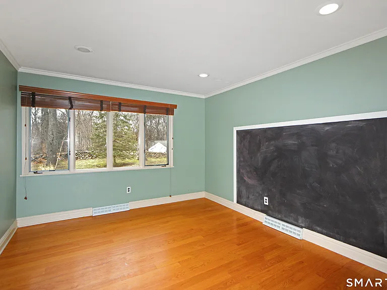 950 Rock Rimmon Rd — Photo 12