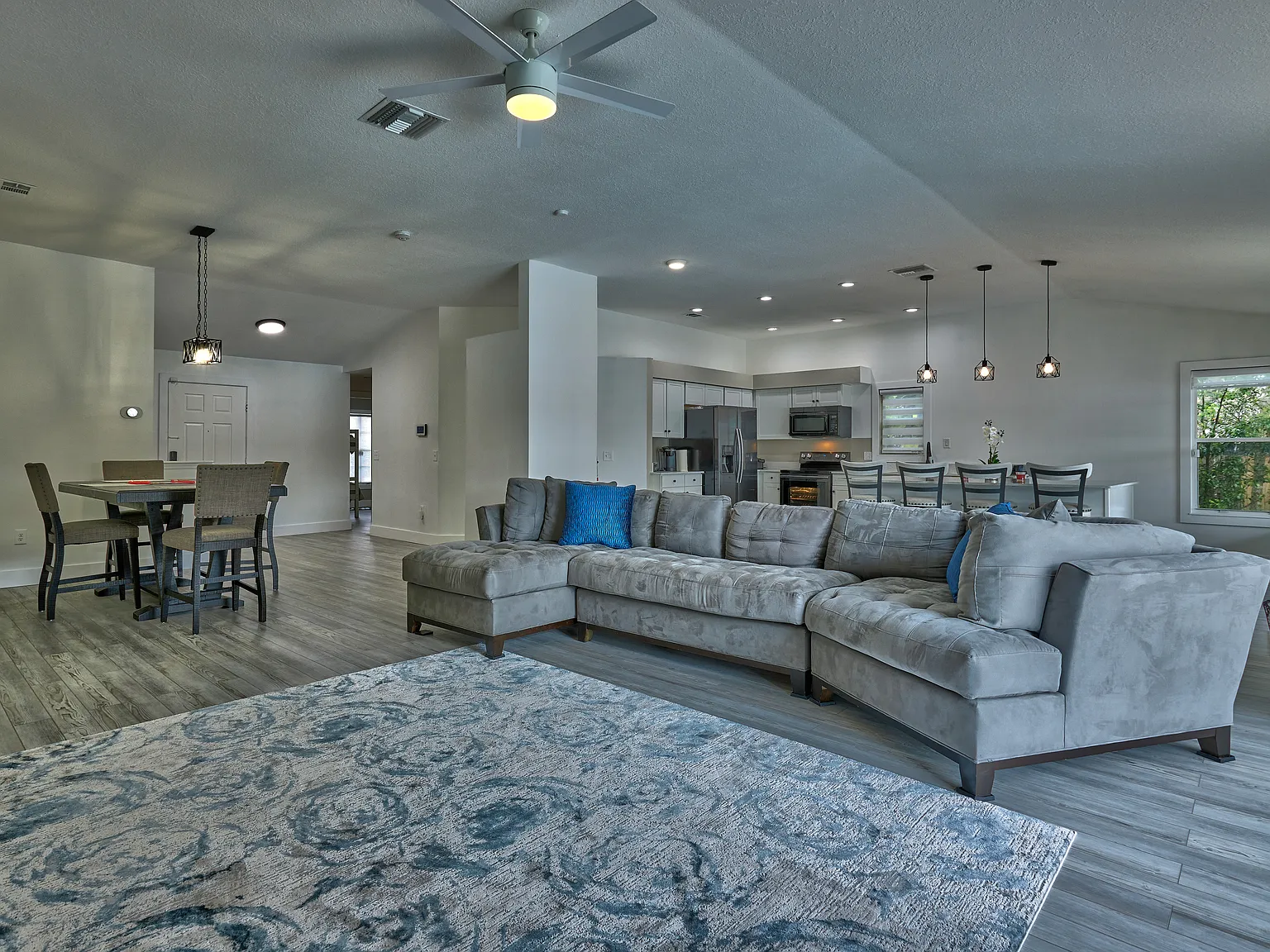 3 bed, 2000 sqft, $4,700 — Photo 4