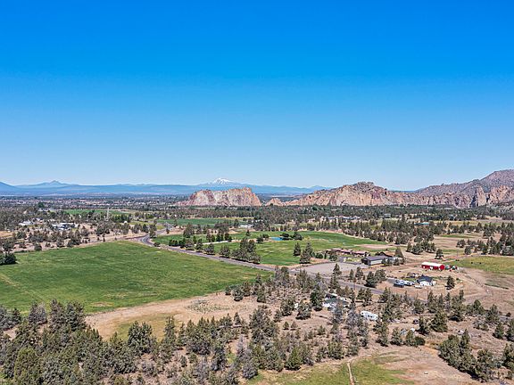 3rd image of 4220 NE Smith Rock Way