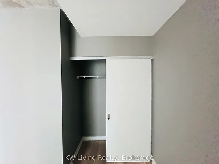 210 Simcoe St #912 — Photo 15