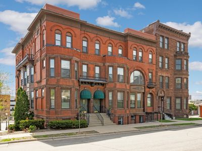 162 College Ave W APT 7, Saint Paul, MN, 55102