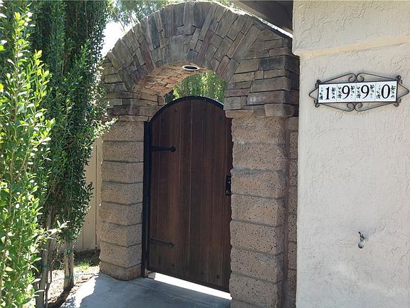 2nd image of 1990 Casablanca Ct