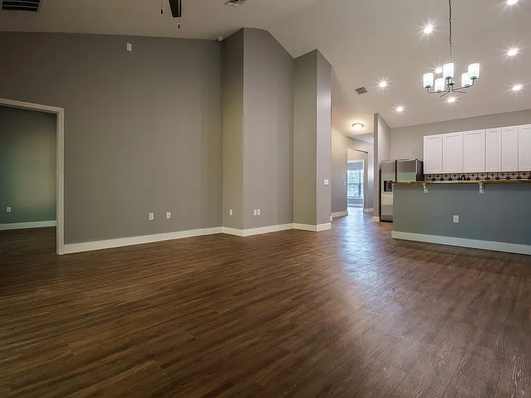 210 Parrotte Ct — Photo 31