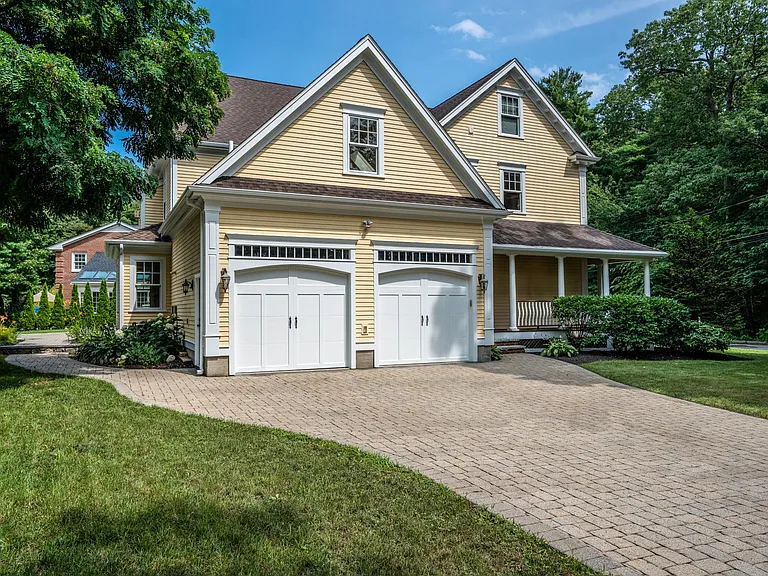 52 N Border Rd — Photo 3