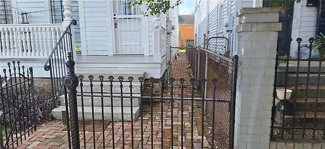 2 bed, 2.0 bath, 1000 sqft, $2,000 — Photo 2