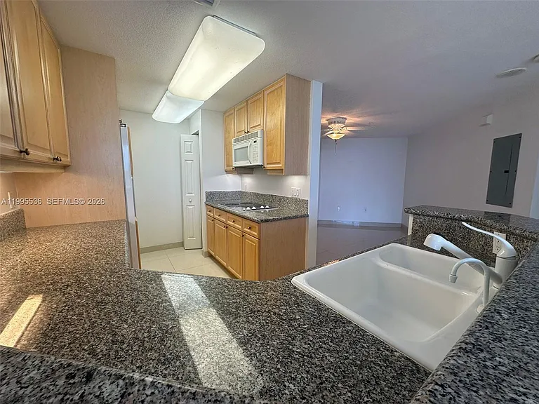 6001 N Ocean Dr #503 — Photo 45