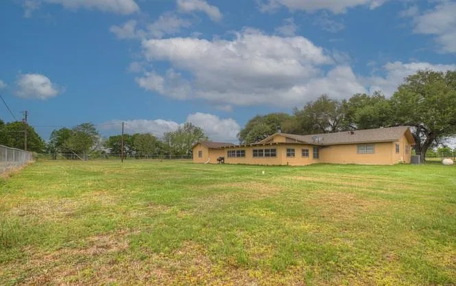 1010 Country Oak Dr — Photo 24