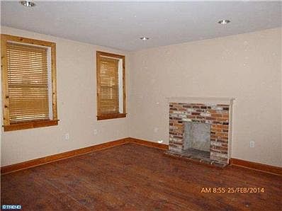 3rd image of 406 W 6th St