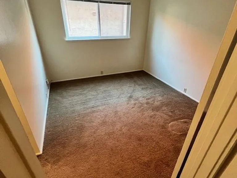 2527 Piedmont Ave #C — Photo 7