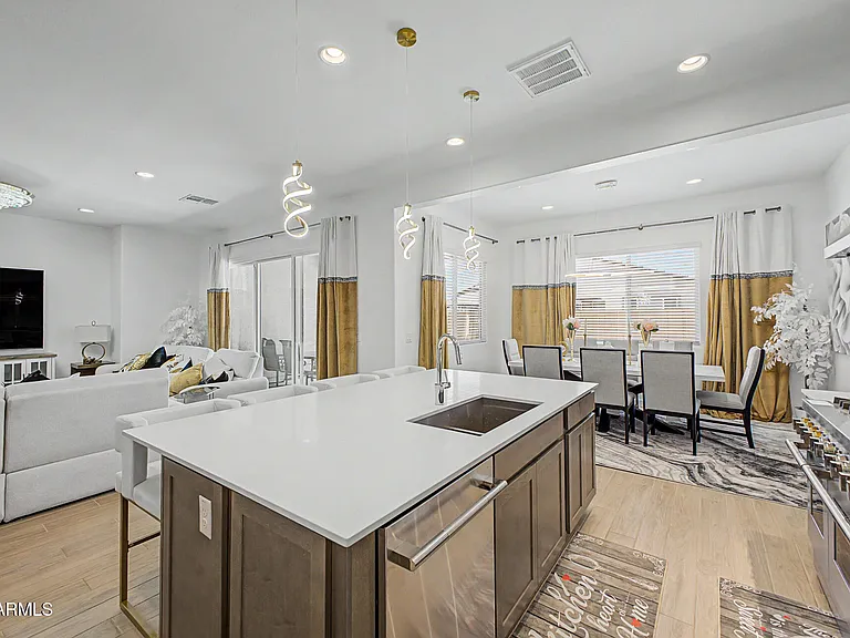 9623 W Flower St — Photo 13