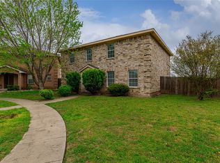 850 Smokey Oak St, Lancaster, TX 75146
