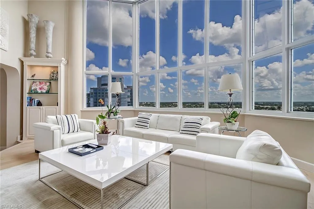 2 bed, 2.5 bath, 2240 sqft, $25,000 — Photo 4