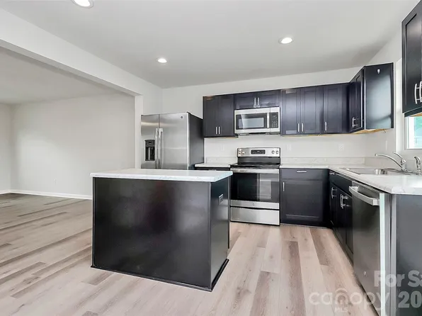 6320 Cutwater Cir, Charlotte, NC 28269