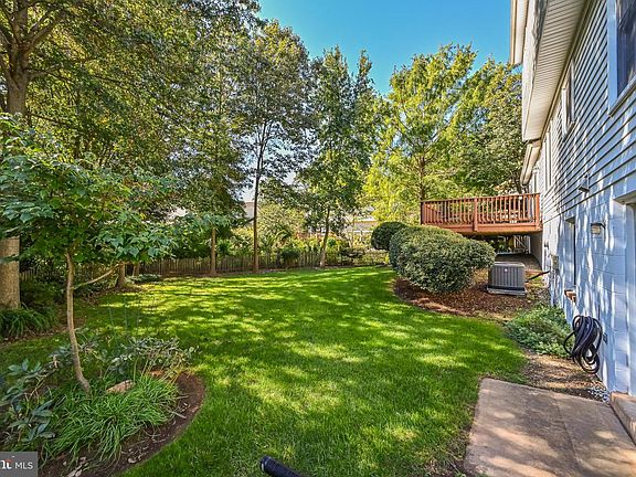 2nd image of 9023 Lake Braddock Dr