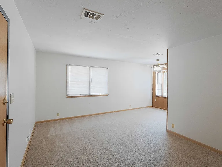 4321 Holdrege St #1 — Photo 4