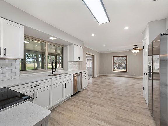 4th image of 241 Greenfield Rd