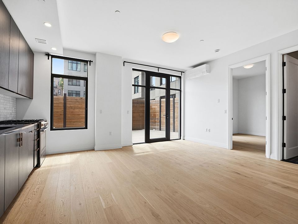 1st image of 875 4th Ave #127