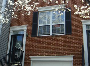 9 Locust St, Jersey City, NJ 07305