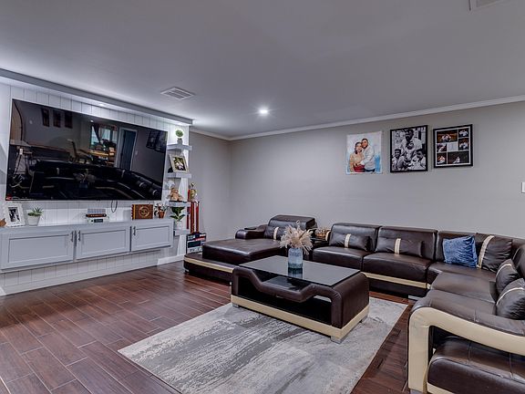 4th image of 203 Pine Cir