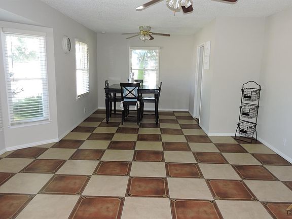 3rd image of 1800 Manley Ave