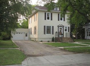 511 8th St N, Wahpeton, ND 58075