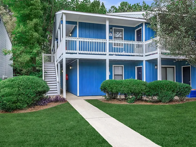 Azure Cove Apartment Homes — Photo 7