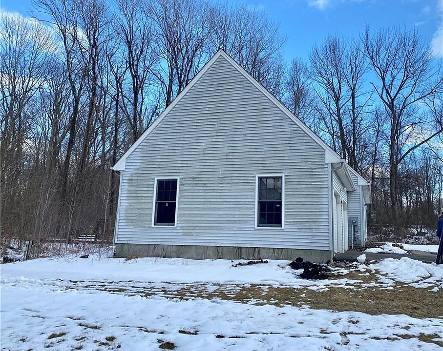 2nd image of 48 Gardner Tavern Rd