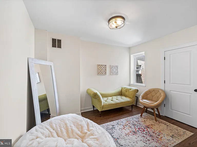 107 W Master St — Photo 16
