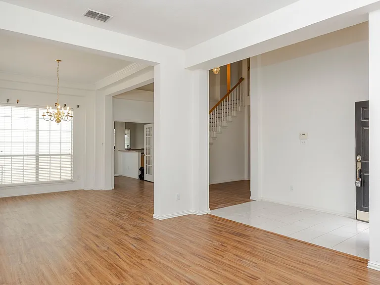 3103 Kingsbury Dr — Photo 7
