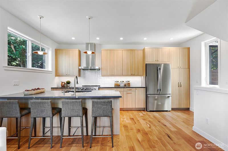5th image of 707 B N 65th Street