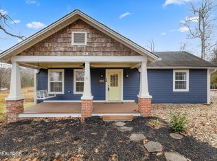 2520 W Beaver Creek Dr, Powell, TN 37849