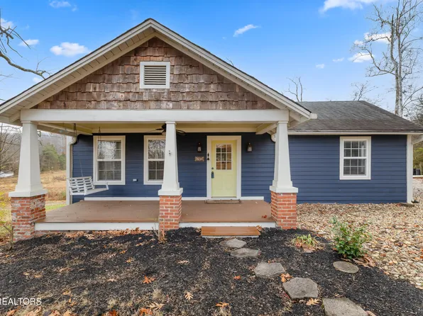 2520 W Beaver Creek Dr, Powell, TN 37849