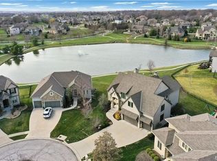 10810 W 158th Ter, Overland Park, KS 66221