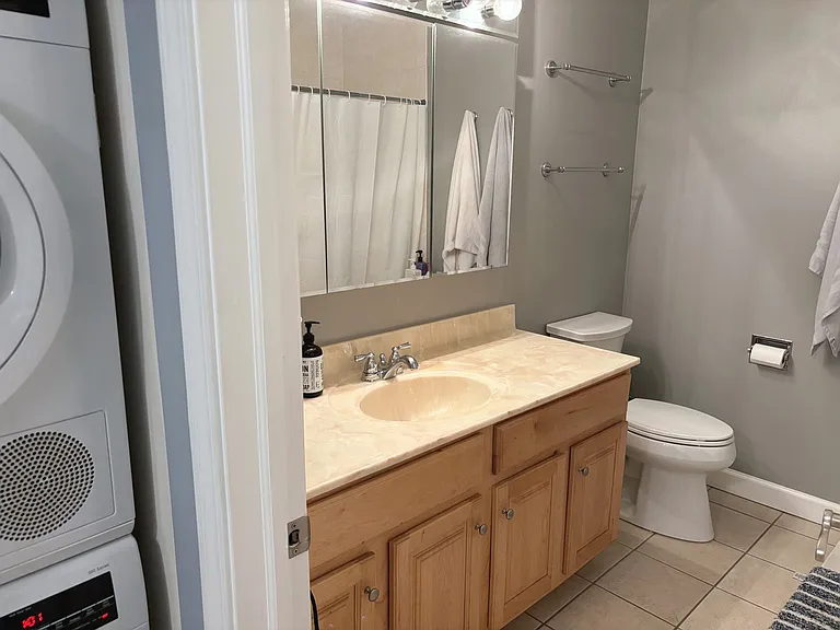 910 W Alleghany Dr #1C — Photo 6