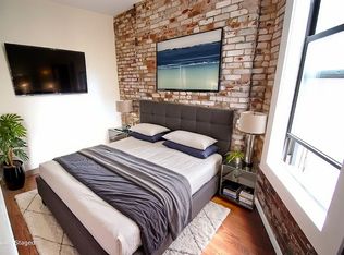 250 Broome St #21A, New York, NY 10002