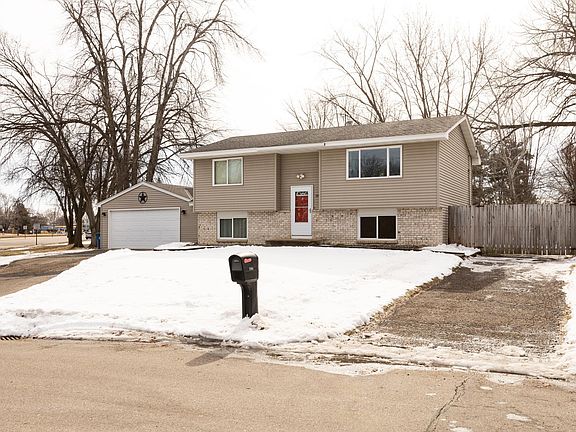 2nd image of 7998 E River Rd NE