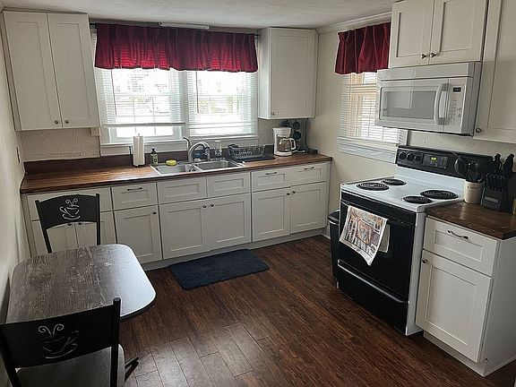 4th image of 401 Emmary St