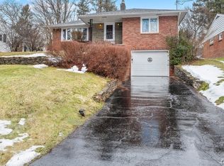 105 Piercefield Dr, Syracuse, NY 13209