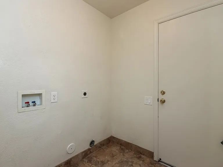 378 S Galaxy Dr — Photo 10