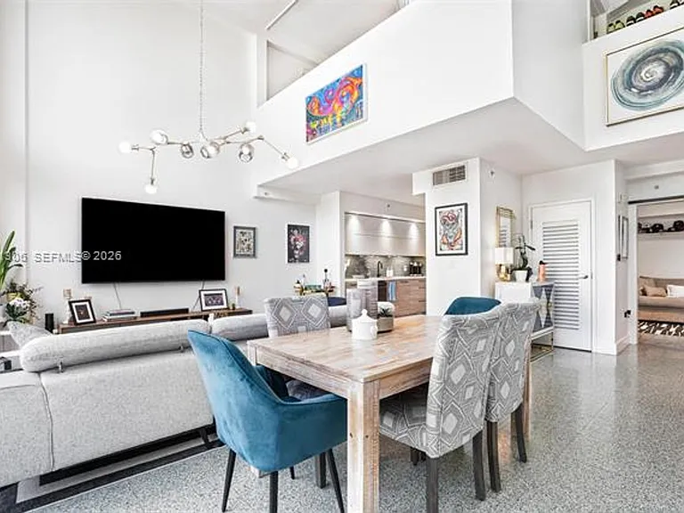 245 Michigan Ave #5-LG — Photo 15