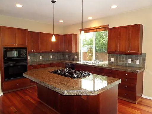 Chef's kitchen - 22660 SE 280th Pl