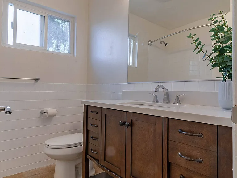 550 N. Fair Oaks Ave — Photo 11