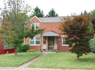 933 Rita Dr, Pittsburgh, PA 15221