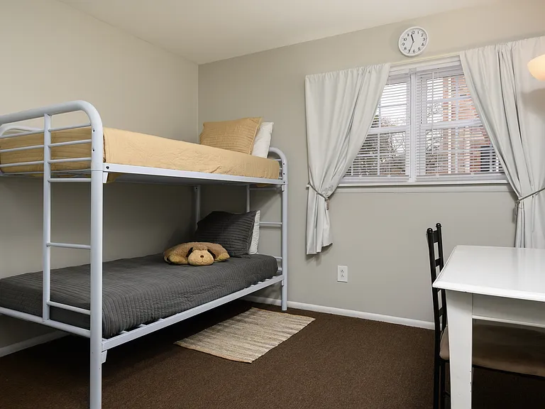 Heritage Court Apartments — Photo 26