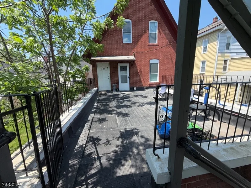 Building Photo - 46 Bridge St #C