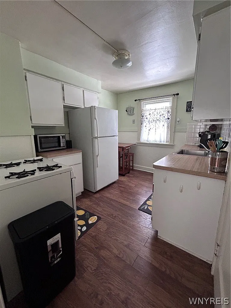 2 bed, 1.0 bath, 2137 sqft, $1,200 — Photo 4