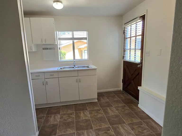 1662 S Juniper St S #C — Photo 10