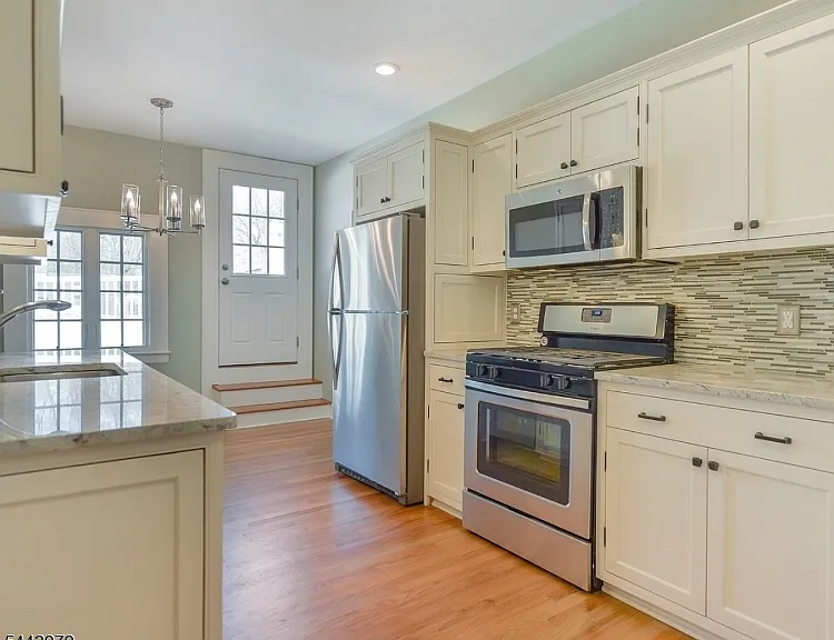 1 Laurel Pl — Photo 7